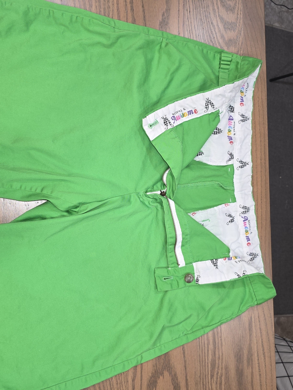 Royal & Awesome Brihht Green Chino Shorts Golf Mens Size 40